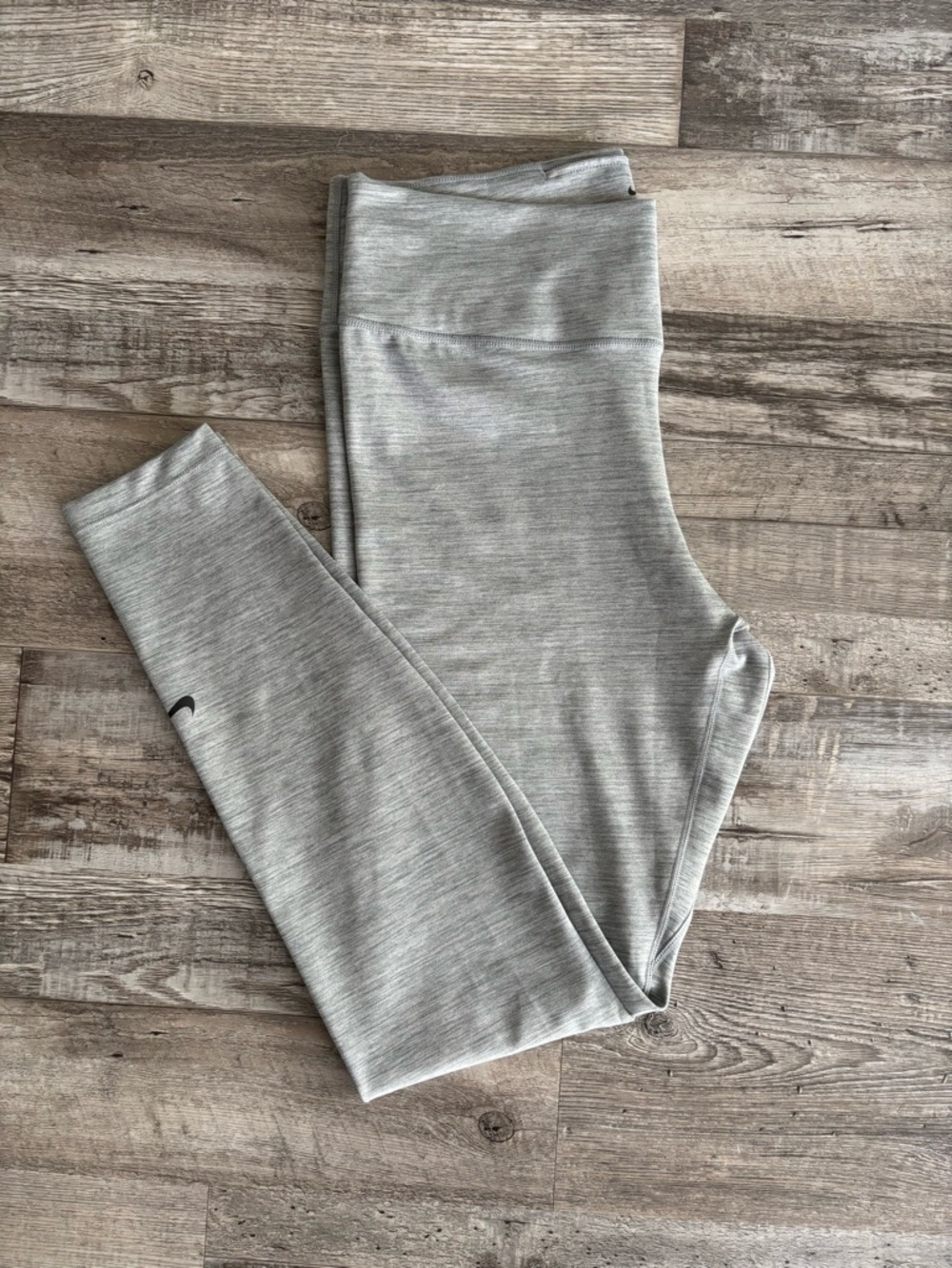 NWOT Nike Heather Light Gray Dri-FIT Performance High Waist Compression Leggings